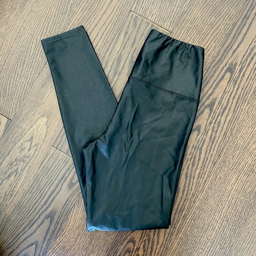 NWOT Aritzia Wilfred Free Faux Leather Daria Leggings (MEDIUM)